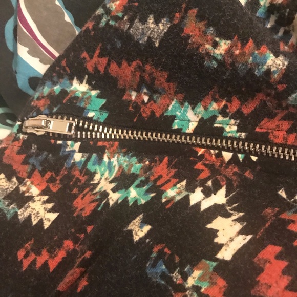 Forever 21 patterned leggings - Picture 4 of 4